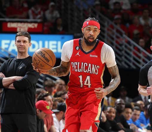 而她个人短 而她个人短