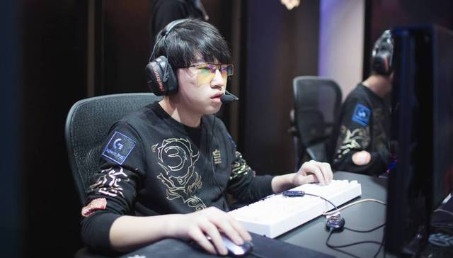 中期多让红 中期多让红